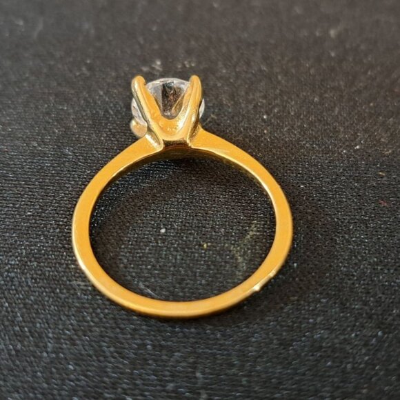 18BK HGE Gold Solitaire Ring With Clear Gemstone Size  7/8 - Picture 4 of 7